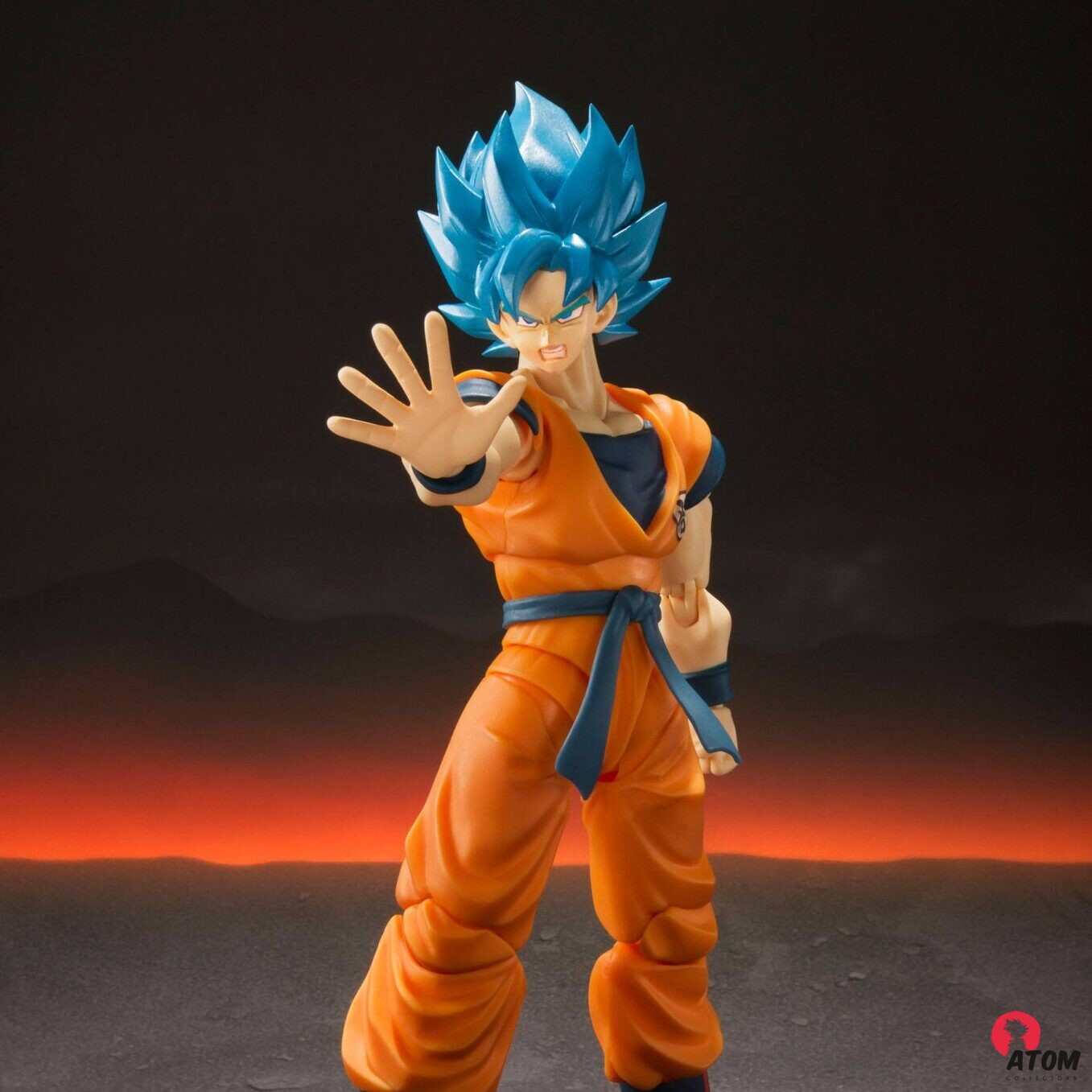 Figurine S.H. Figuarts - Super Saiyan God Goku Super Broly - (14cm). Bandai Tamashii Nations