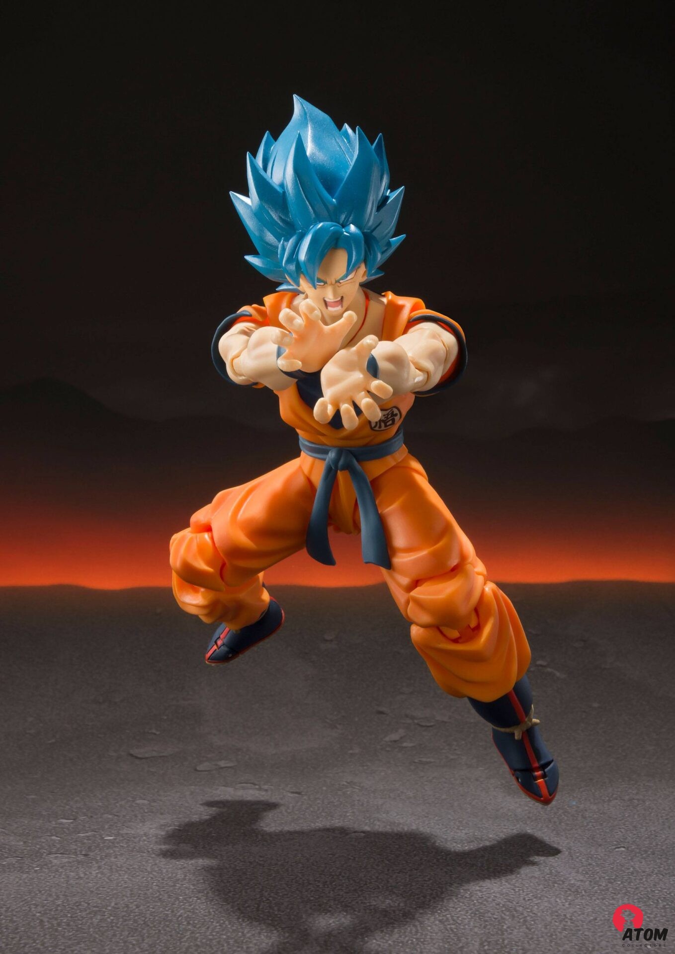 Figurine S.H. Figuarts - Super Saiyan God Goku Super Broly - (14cm). Bandai Tamashii Nations – Image 4
