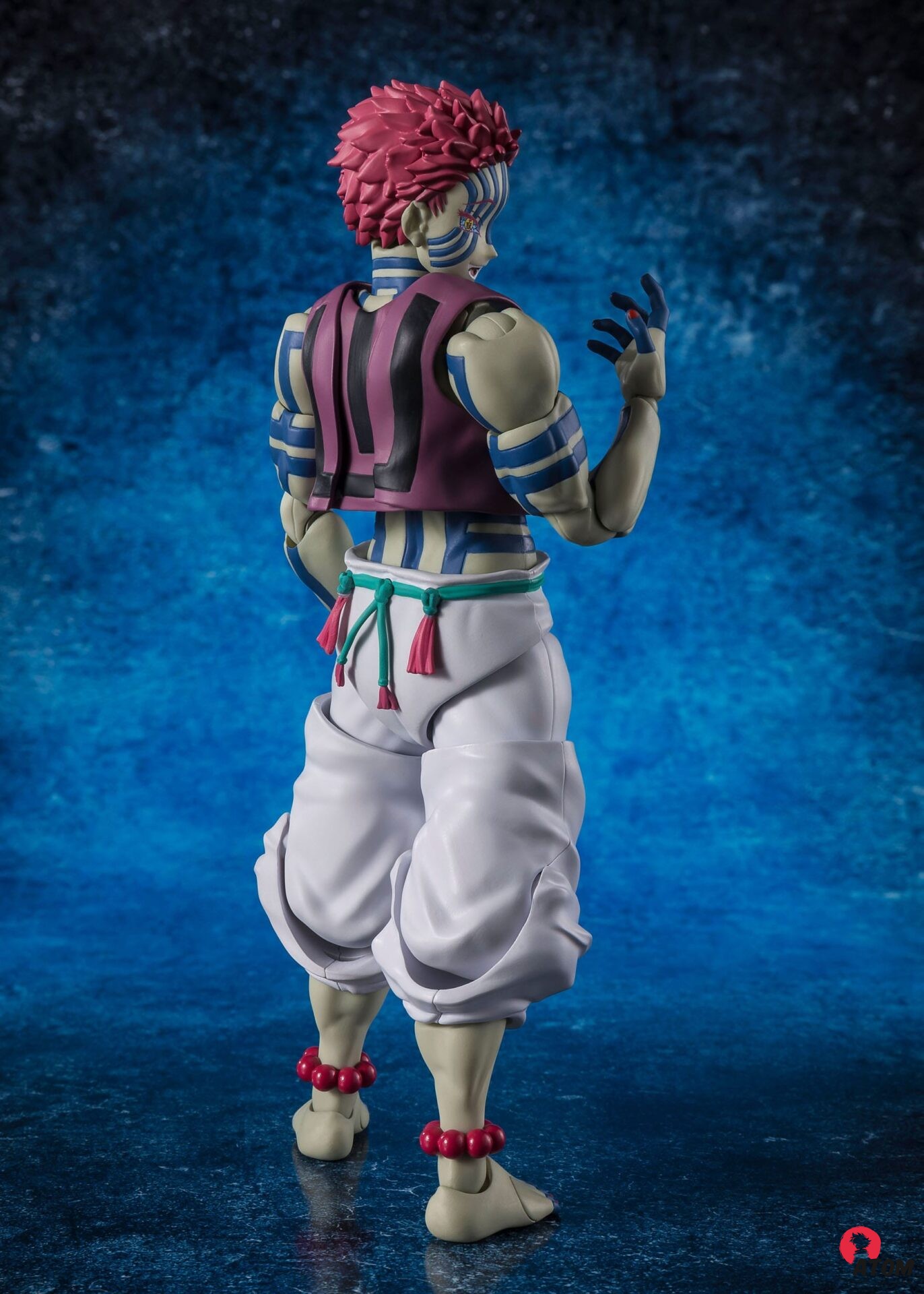 Figurine S.H. Figuarts - Demon Slayer- Figurine Akaza - (15 cm) . Bandai Tamashii Nations – Image 5