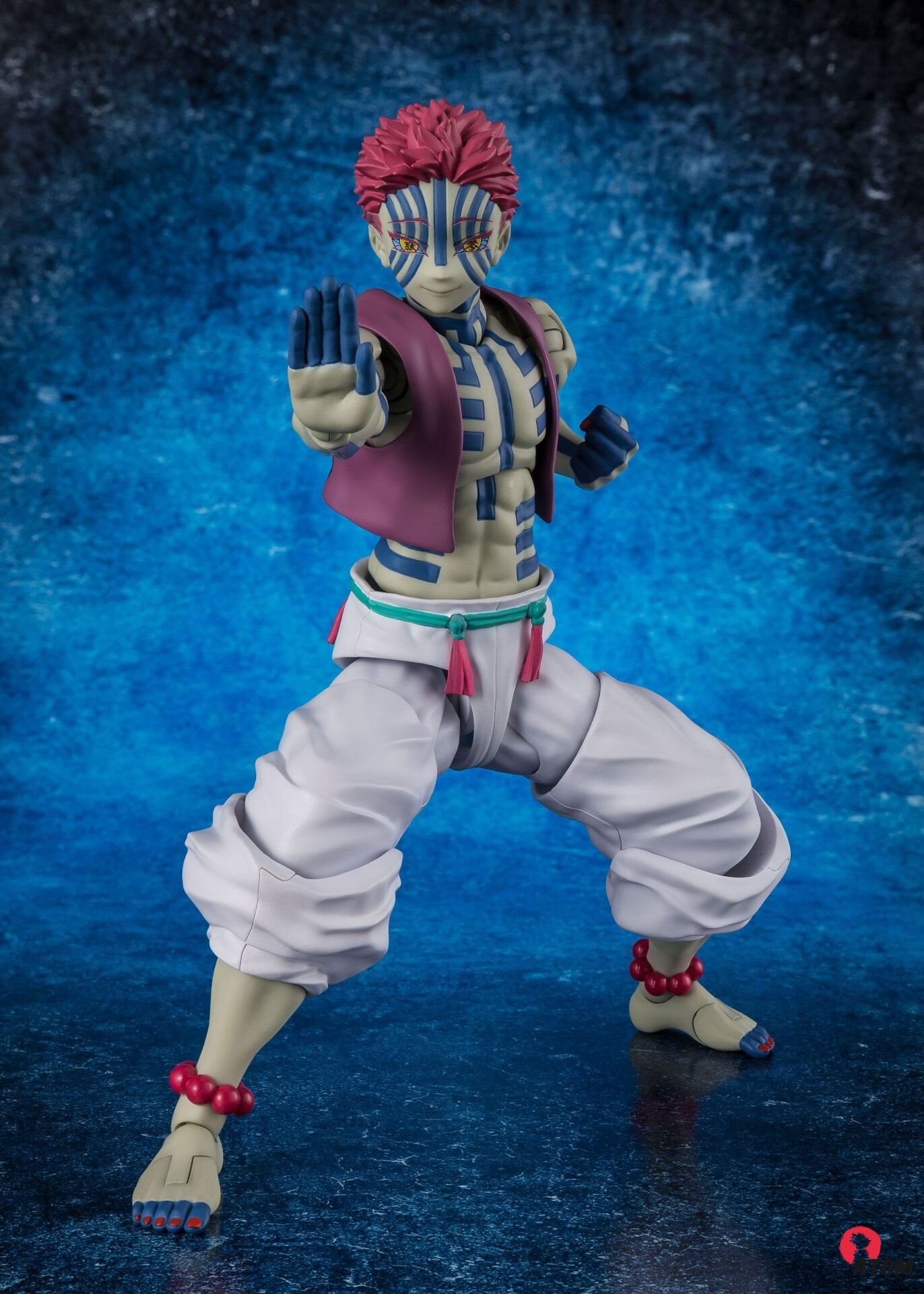 Figurine S.H. Figuarts - Demon Slayer- Figurine Akaza - (15 cm) . Bandai Tamashii Nations