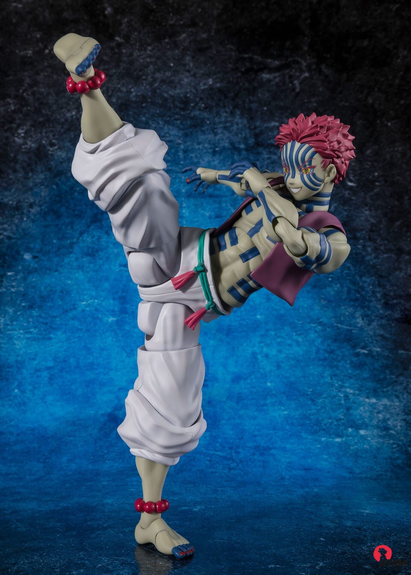 Figurine S.H. Figuarts - Demon Slayer- Figurine Akaza - (15 cm) . Bandai Tamashii Nations – Image 2