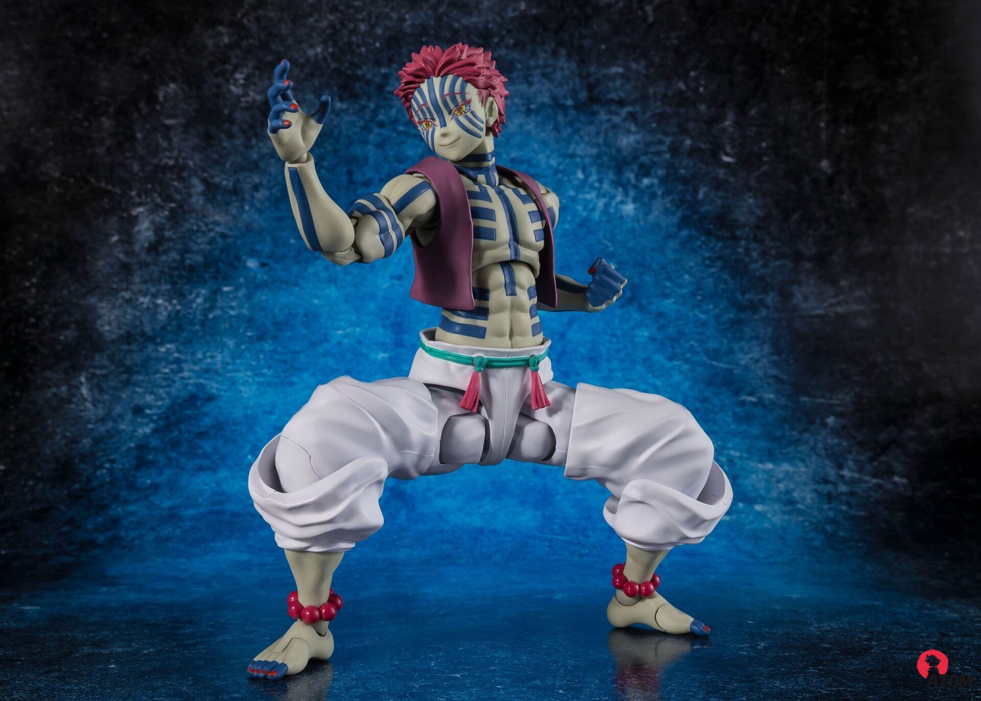 Figurine S.H. Figuarts - Demon Slayer- Figurine Akaza - (15 cm) . Bandai Tamashii Nations – Image 3