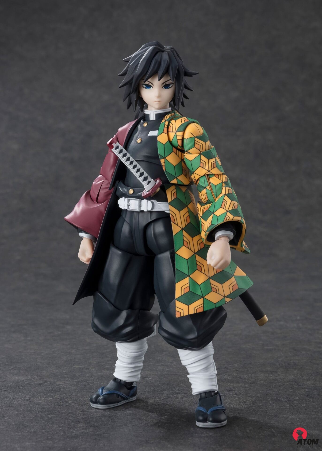 Figurine S.H. Figuarts - Demon Slayer- Figurine Kimetsu no Yaiba - Giyu Tomioka- (15 cm) . Bandai Tamashii Nations