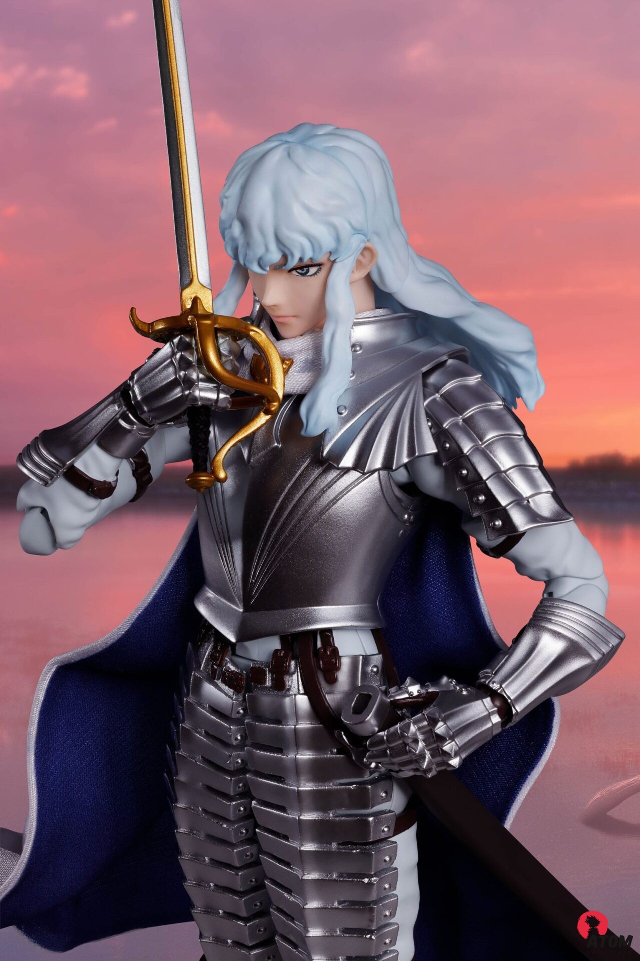 Figurine S.H. Figuarts Berserk - Griffith - The Band of the Hawk (16cm). Bandai Tamashii Nations – Image 2