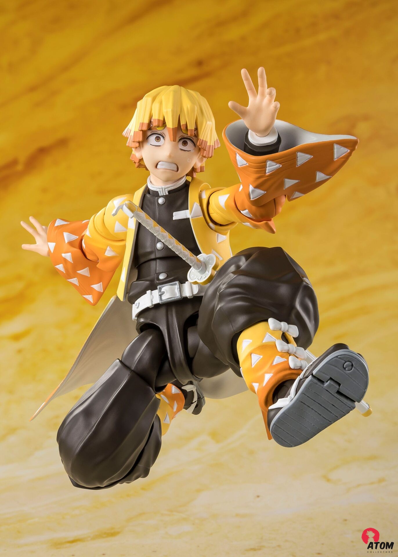 Figurine S.H. Figuarts - Demon Slayer- Figurine Zenitsu Agatsuma - (14 cm) . Bandai Tamashii Nations – Image 5