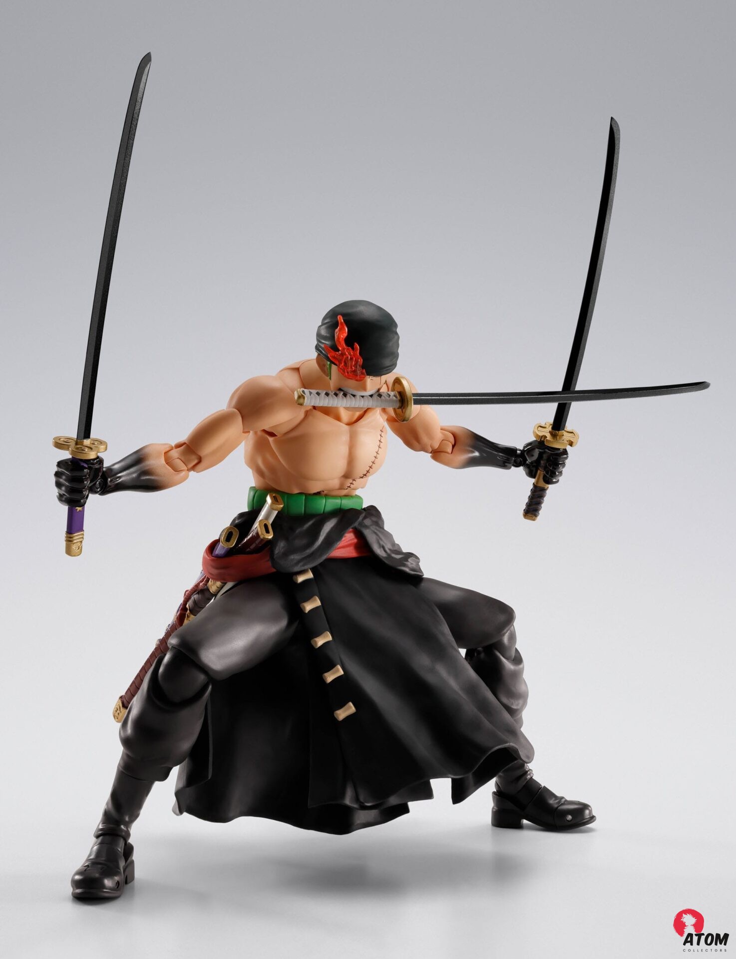 Figurine S.H. Figuarts - One Piece - Roronoa Zoro The King of Hell. (15cm). Bandai Tamashii Nations – Image 2