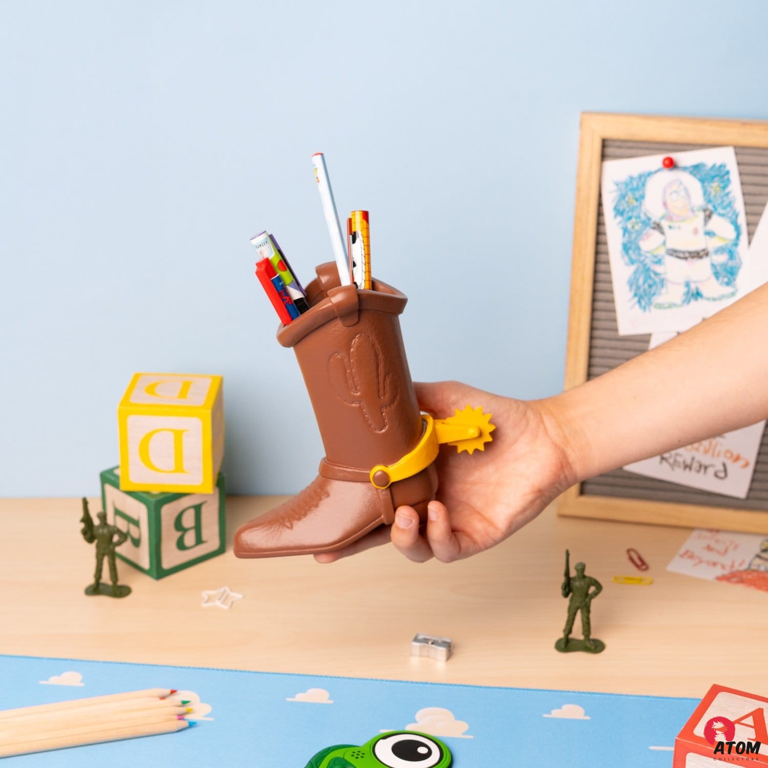 Disney Pixar - Toy Story - pot à crayons avec set de papeterie Botte de Woody - (16 cm) – Image 3