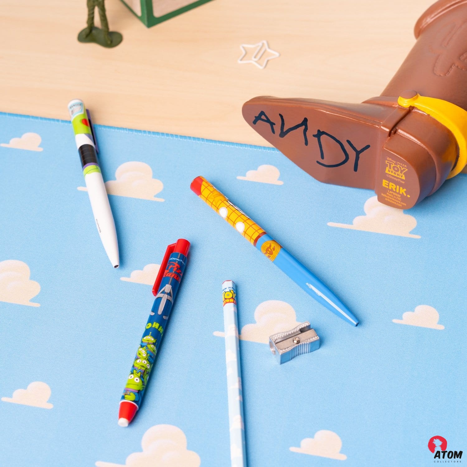 Disney Pixar - Toy Story - pot à crayons avec set de papeterie Botte de Woody - (16 cm) – Image 2