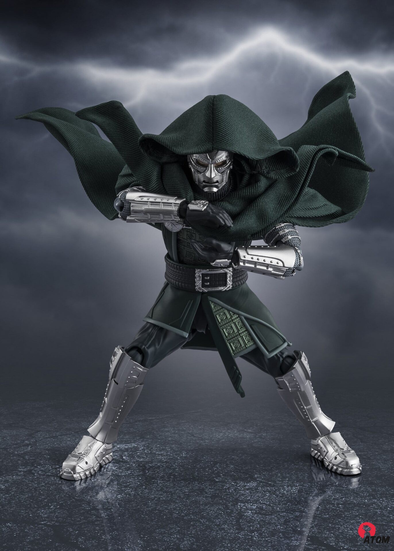 Marvel - S.H.Figuarts Doctor Doom (Avengers: Doomsday) - (16 cm). Bandai Tamashii Nations – Image 3