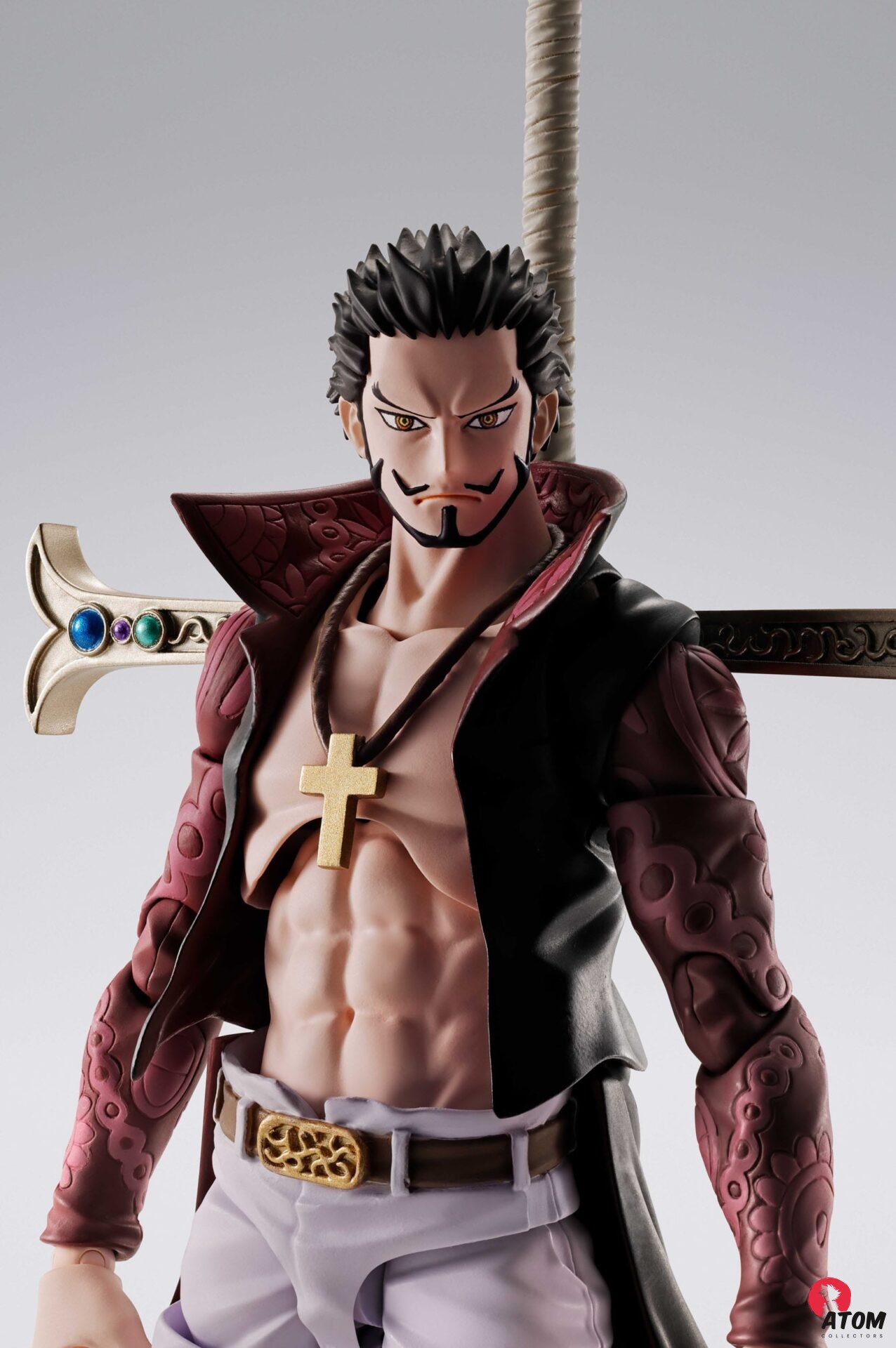 One Piece figurine - S.H.Figuarts Dracule Mihawk Hawkeye- (17 cm) - Bandai Tamashii Nations – Image 2