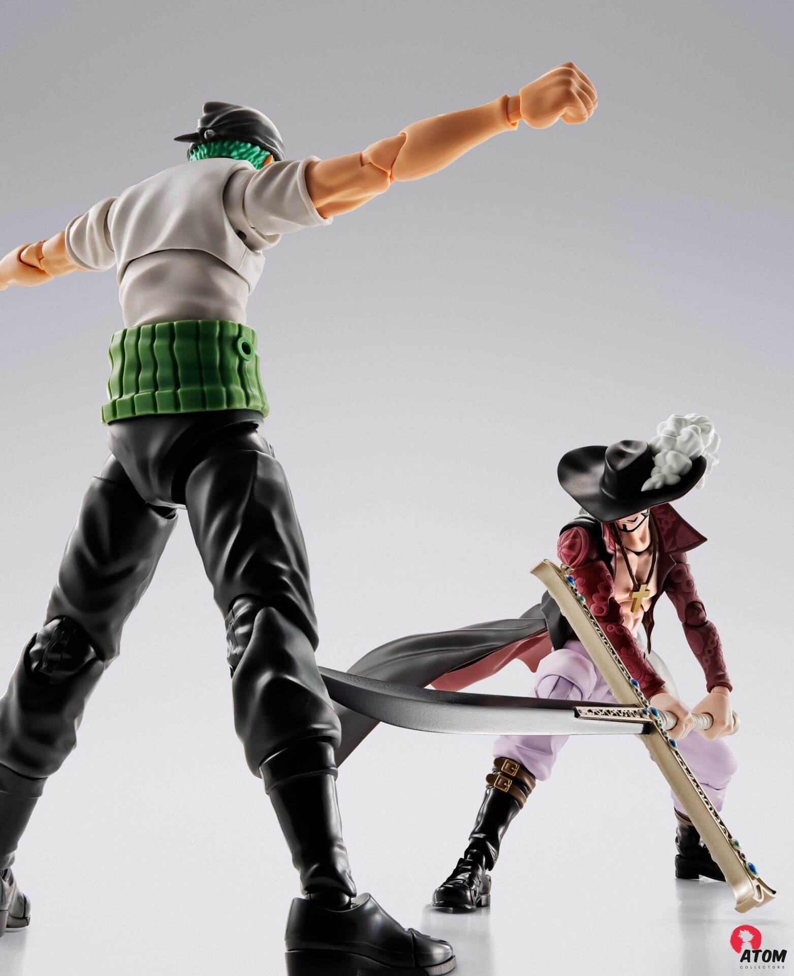 One Piece figurine - S.H.Figuarts Dracule Mihawk Hawkeye- (17 cm) - Bandai Tamashii Nations – Image 3